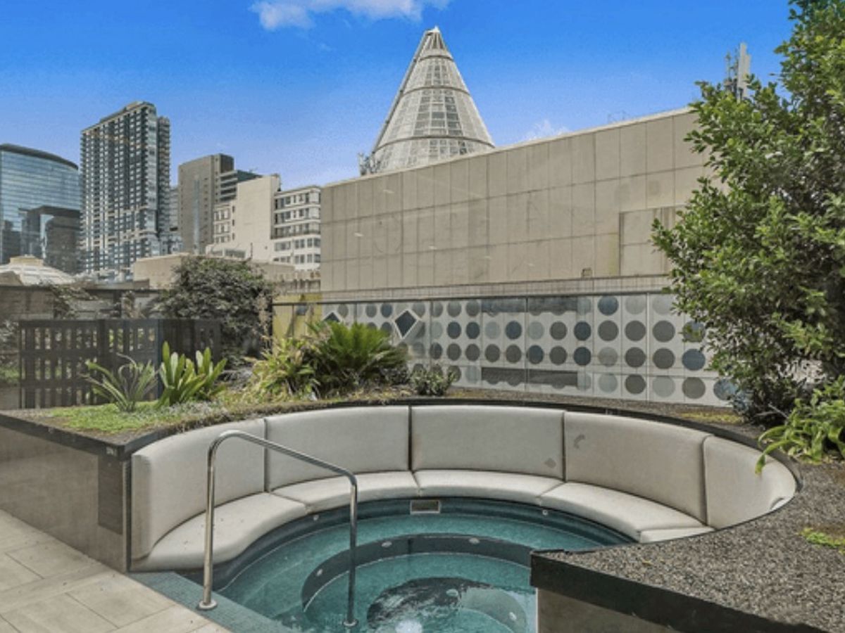 3807 / 228 La Trobe Street, Melbourne