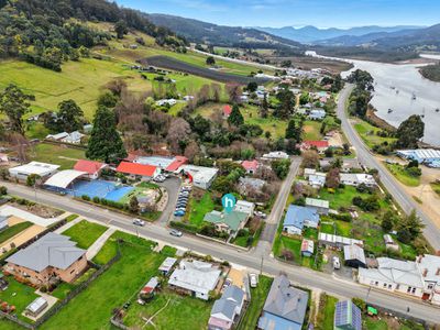 8 New Road, Franklin