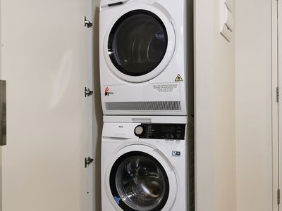 6404 / 568 Collins Street, Melbourne