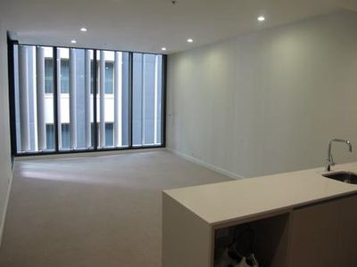 605 / 70 Queens Road, Melbourne