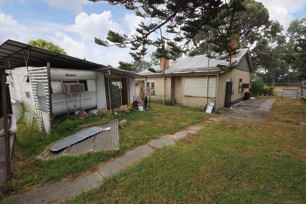 100102 Commercial Road, Morwell Rennie Property Sales