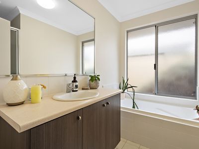 17 Pinot Loop, Pearsall