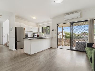 2 / 28-32 Cross St, Guildford