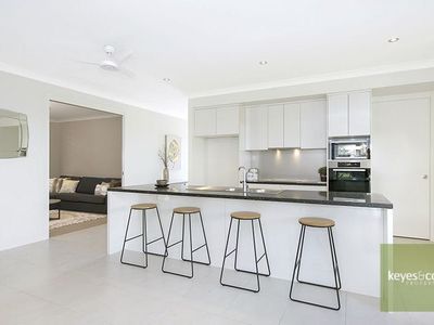 32 Ashmore Crescent, Burdell