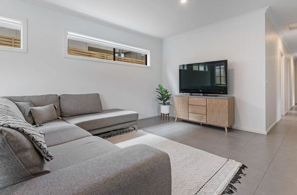34 Edara Circuit, Greenvale