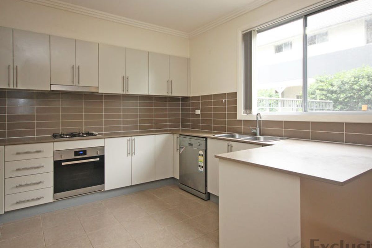 9 / 100 Kenyons Road, Merrylands