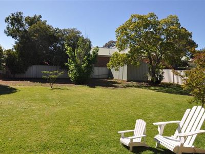 9 Oak St, Forbes