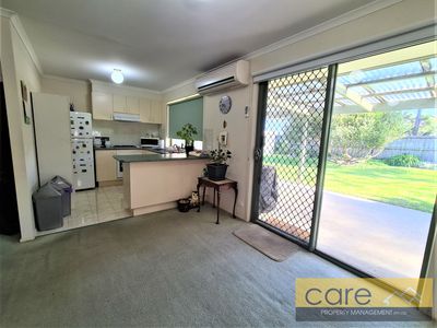 17 Dutton Close, Lynbrook