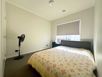7 Pepita Crescent, Manor Lakes
