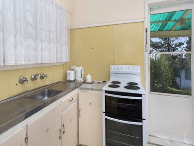 65 Lake Entrance Road, Oak Flats