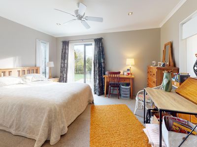 5 Bridgewater Lane, Stoke