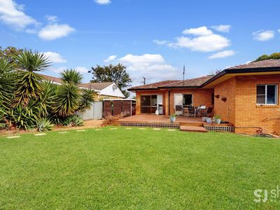 16 Brigalow Avenue, Dubbo