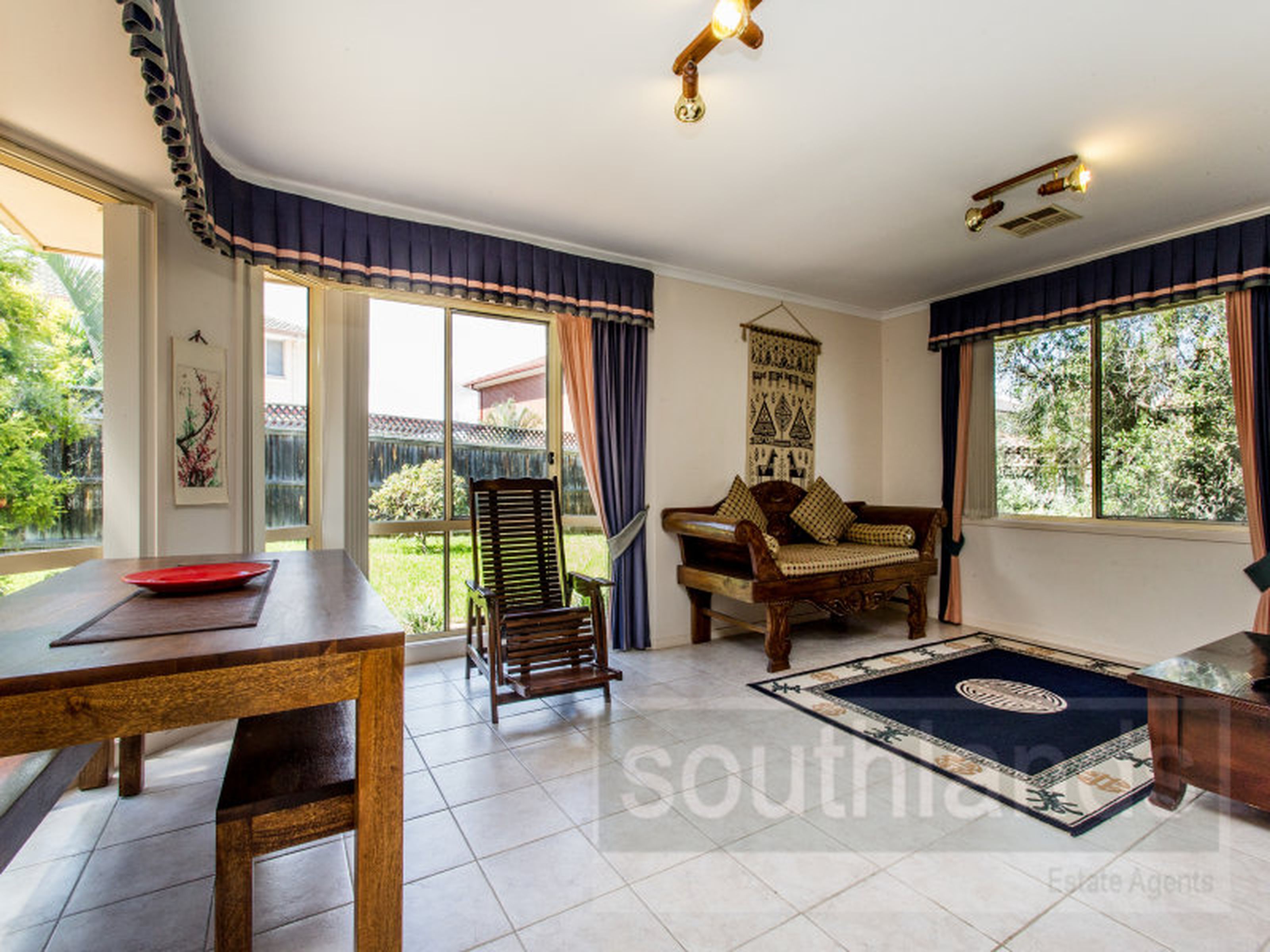 4 Brigadoon Ave, GLENMORE PARK