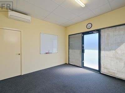 7 / 28 Clark Court, Bibra Lake