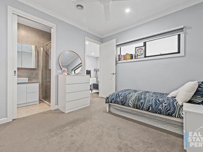 2 / 17 Harmer Road, Hallam