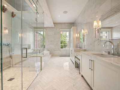 146 Waverly Place, New York, NY 10014, International