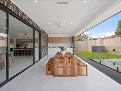 217 Victoria Street, Smithfield