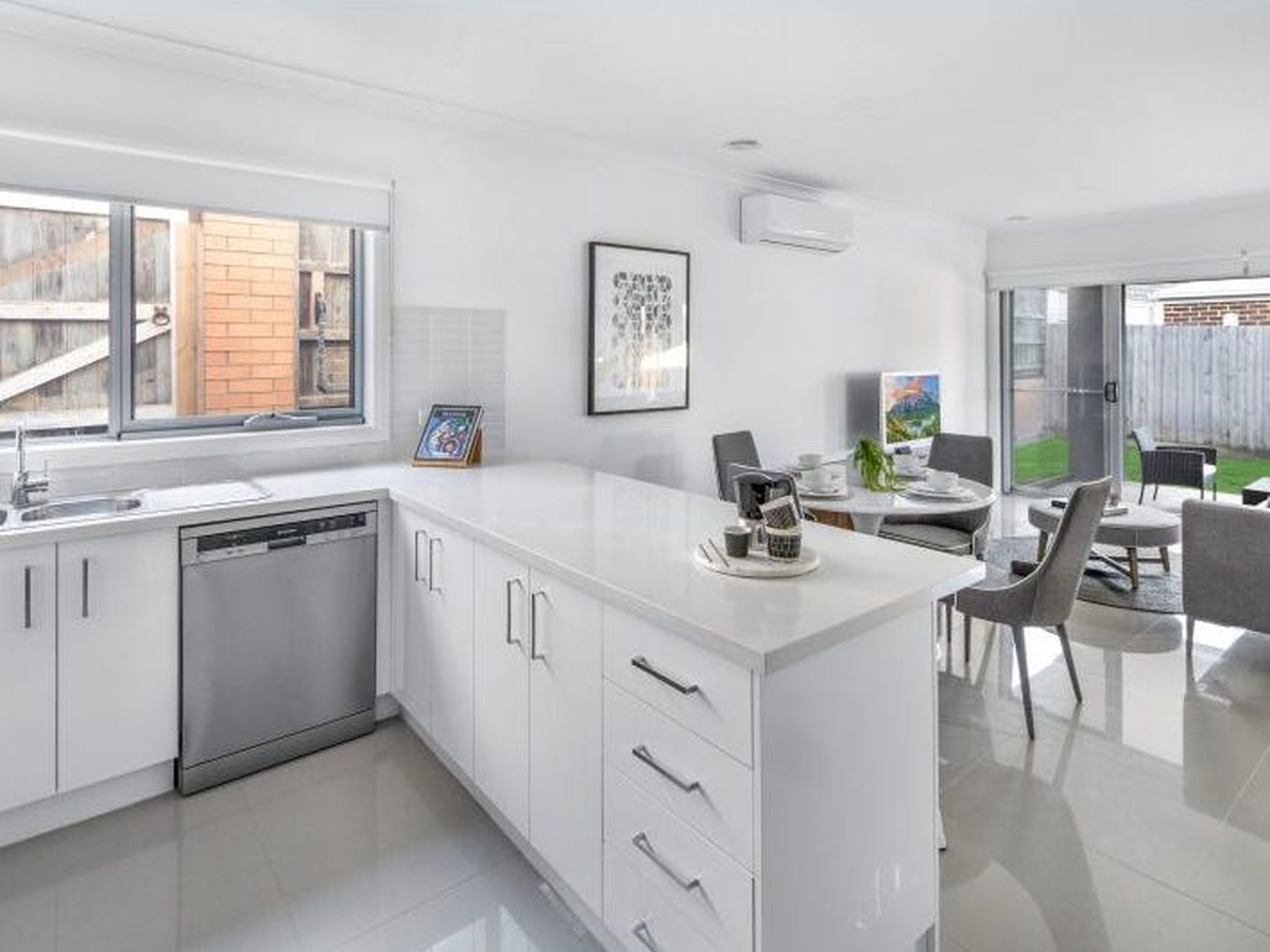 2 / 42 Glenfine Avenue, Hamlyn Heights