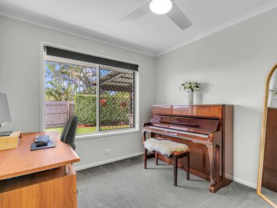 1 Mirimiri Close, Jindalee