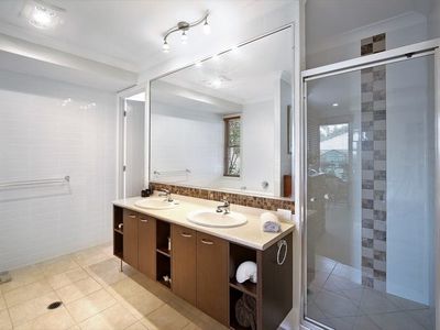 28 Tingara Court, Tewantin