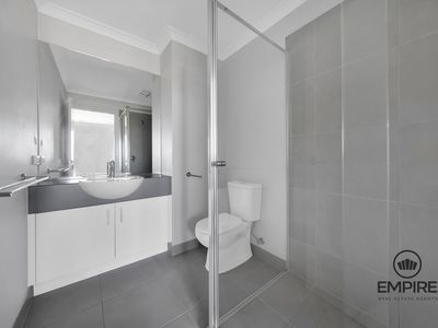 5 Lopes Walk, Clyde North