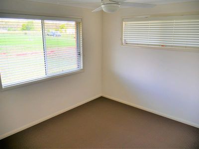 42-44 Premier Dve, Kingaroy