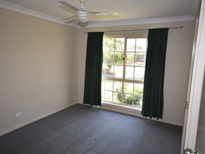 32 John Glenn Place, Dubbo