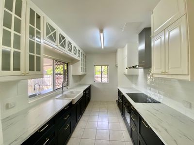 13 / 2-6 Lake Placid Road, Caravonica