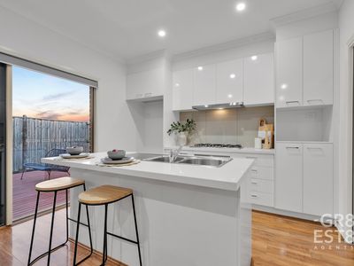 2 Catees Street, Clyde North