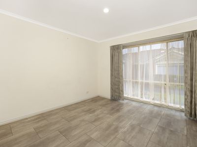 8 / 15 Lyall Street, Cranbourne