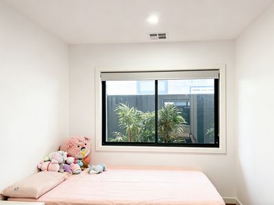 12 Banggu Street, Throsby