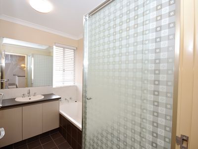 22 Irvine Parade, Hammond Park