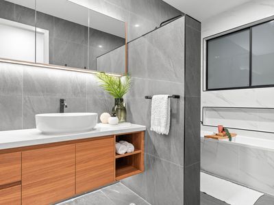 50-52 East Parkridge Drive, Brinsmead