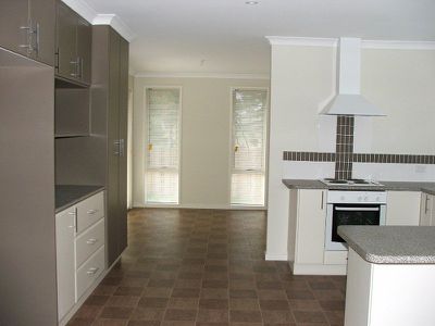2 / 3 Pine Lane, Huonville