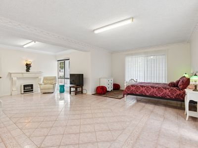 15 Glenbrook Road, Thornlie