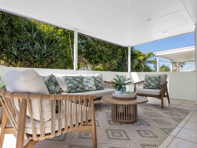 2 / 23 Sobraon Street, Sunrise Beach