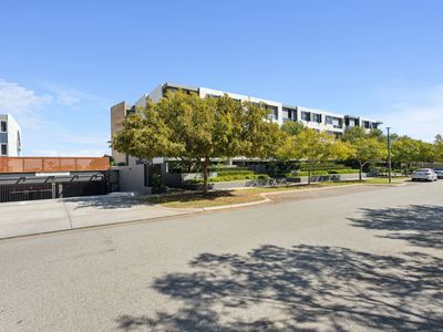 15 / 39-43 Bow River Crescent, Burswood