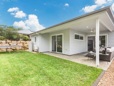 2 / 3 Outlook Rise, Mooloolah Valley