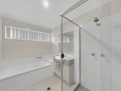 3 Pro Hart Close, Brassall
