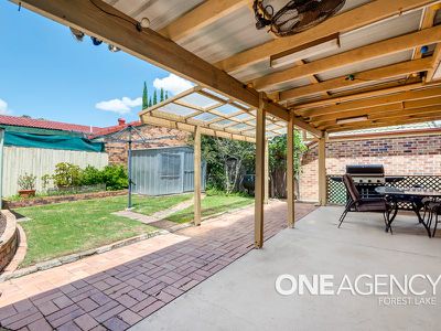 16 Evergreen Place, Forest Lake