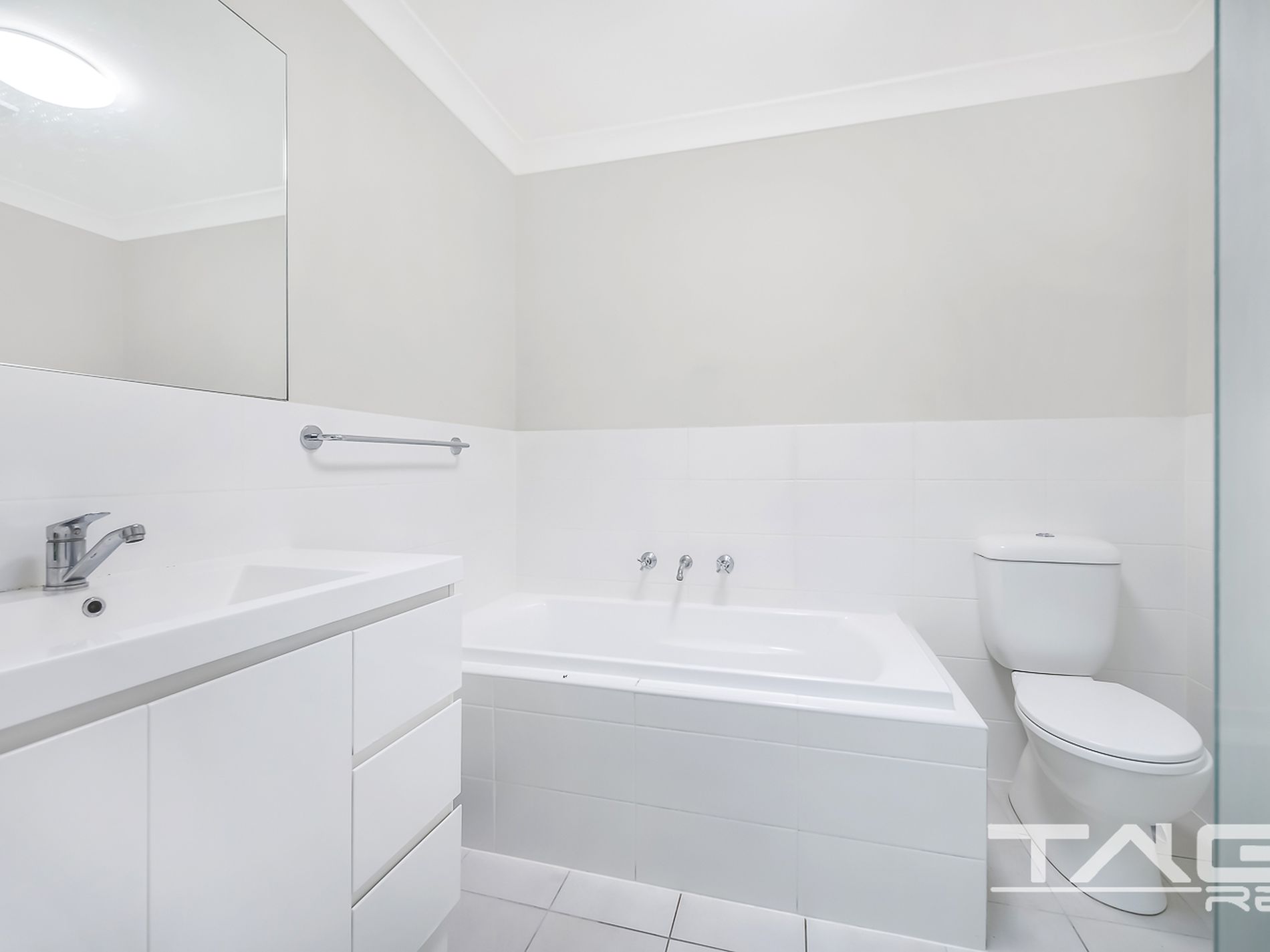 1/49 Canberra Street, Oxley Park