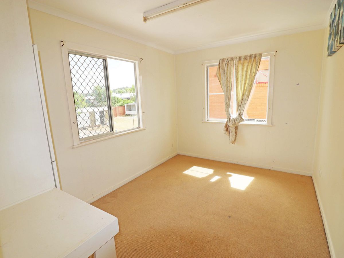 14 Azalea Street, Atherton