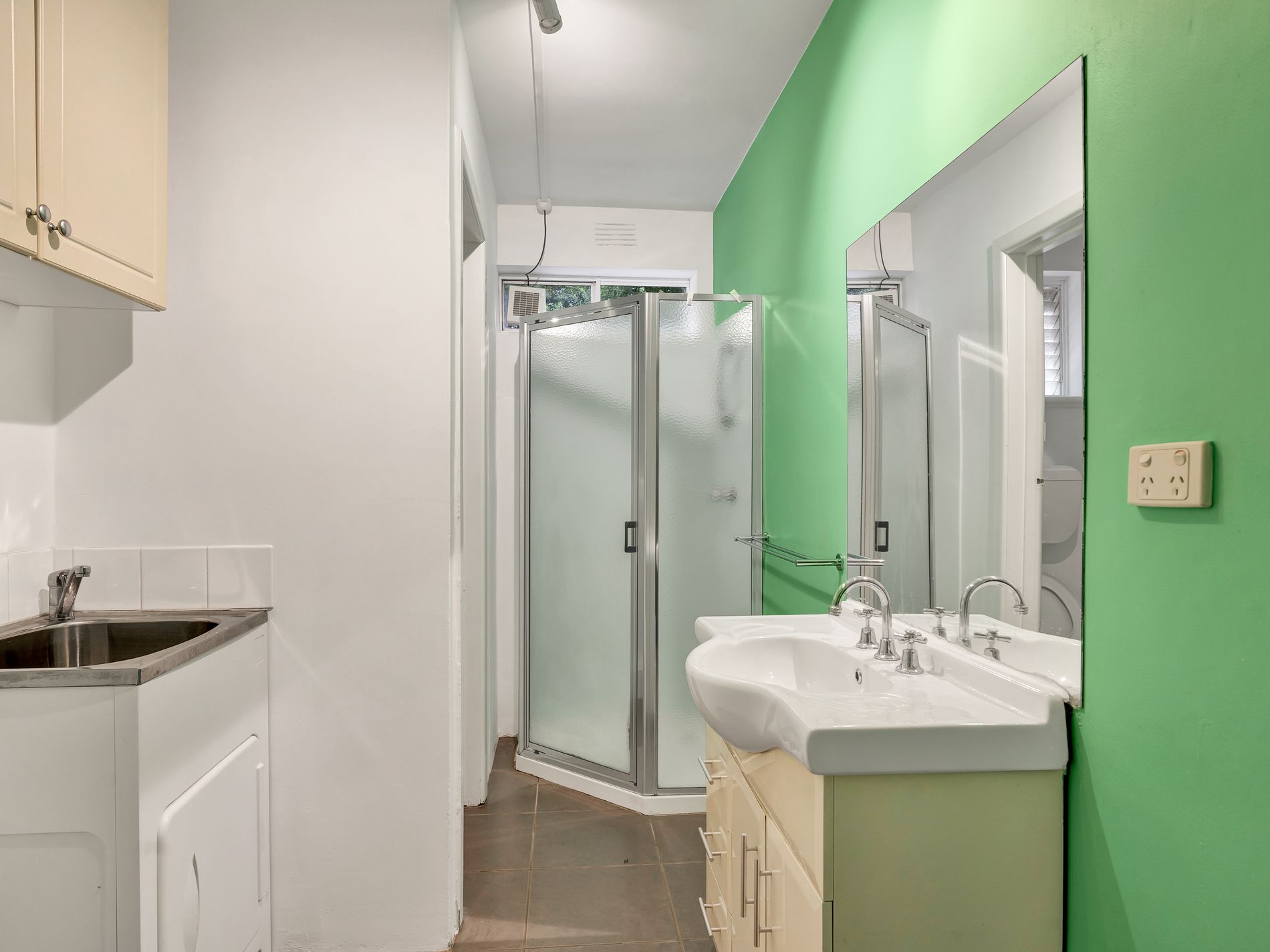 2 / 13-15 Speight Street, Newport