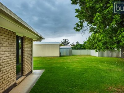 128 Hawdon Ct, Howlong