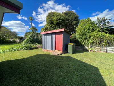 12 SECOND AVENUE, Atherton