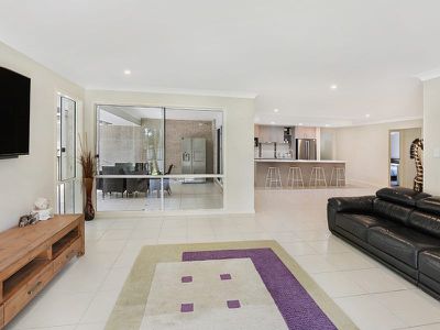 4 Maddock Avenue, Mooloolah Valley