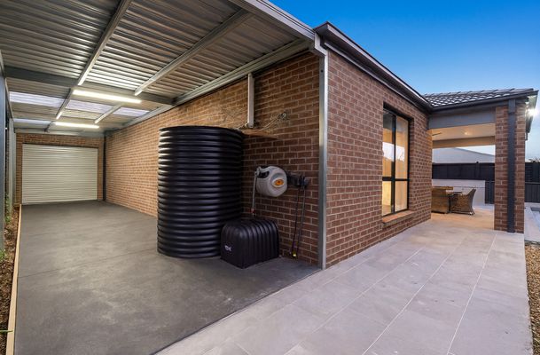 20 Coach House Drive, Attwood