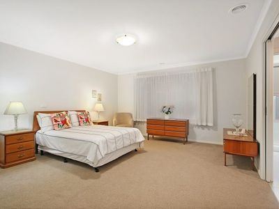 5 Inwood Cres, Wodonga