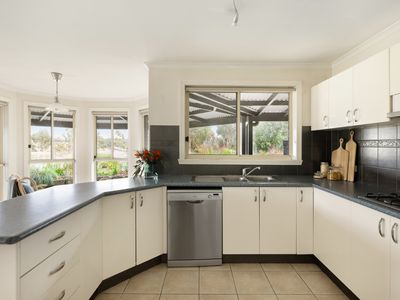 16 Parkers Lane, Woodend