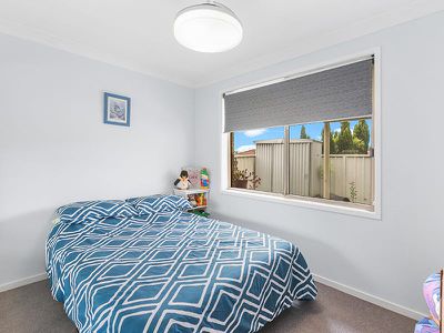 4 / 2 Bangalay Close, Woodberry